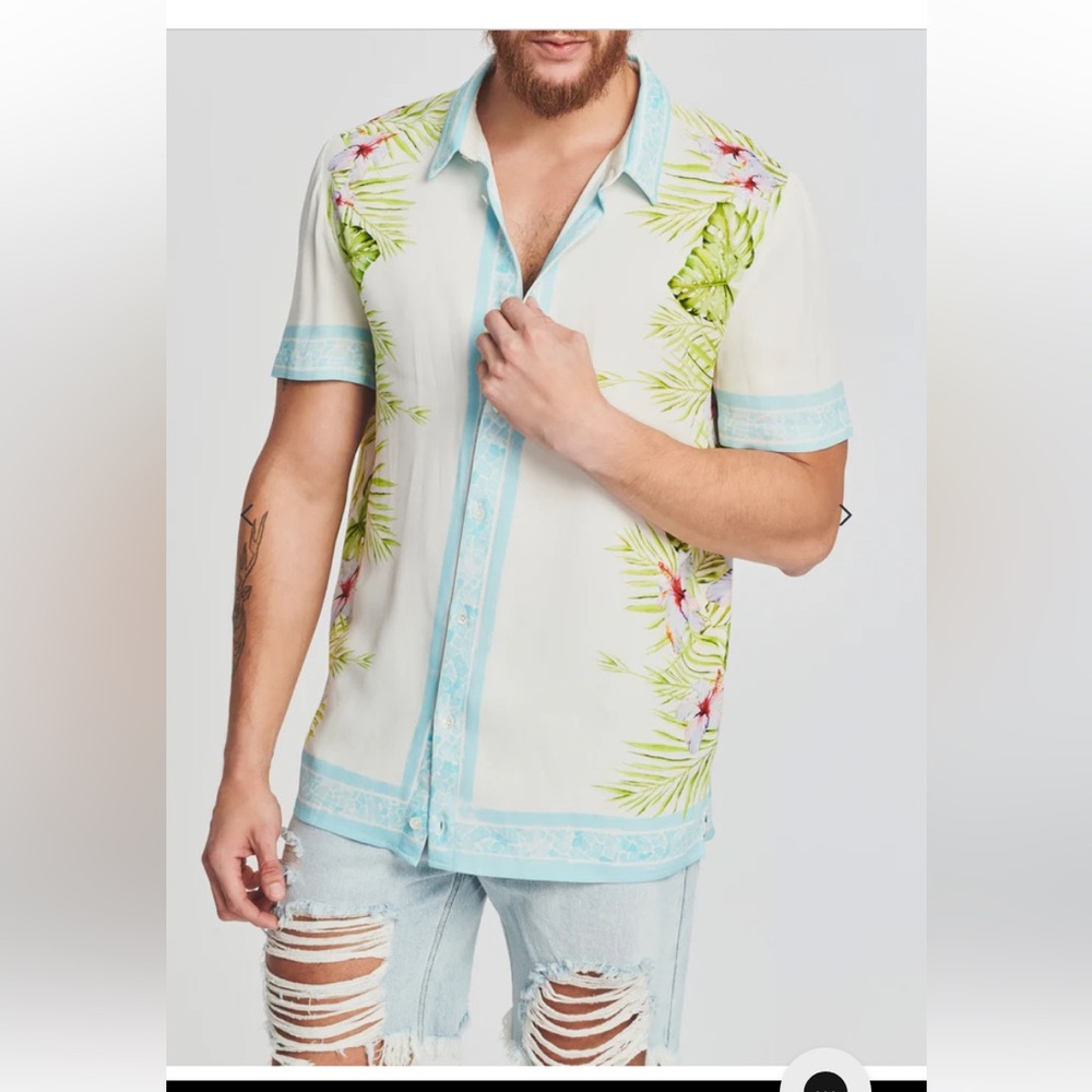 NWT DARREN SHIRT
SER.O.YA Revolve Size S
